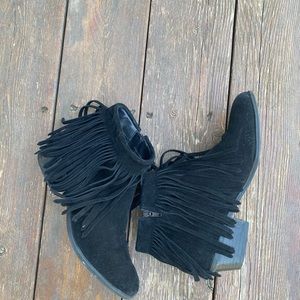 Steve Madden Ranco Black Suede Fringe Bootie 7.5 M